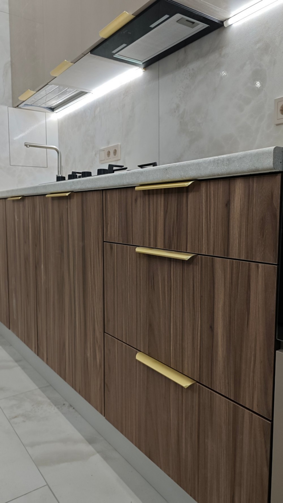 КУХНЯ по адресу ул.Танкиста Серебрякова д.14-1 кв.11